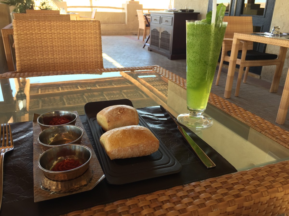 Essen im Qasr Al Sarab