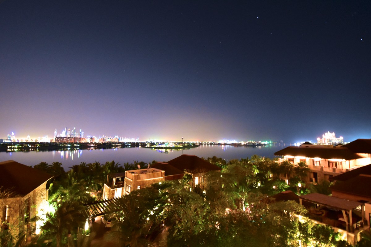 Skyline Dubai Marina von der Palme aus