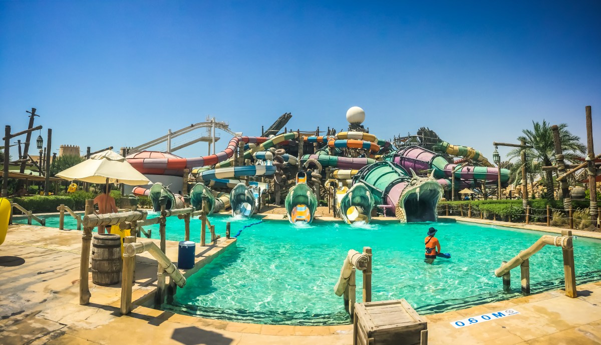 Schlangenrutschen von Yas Waterworld